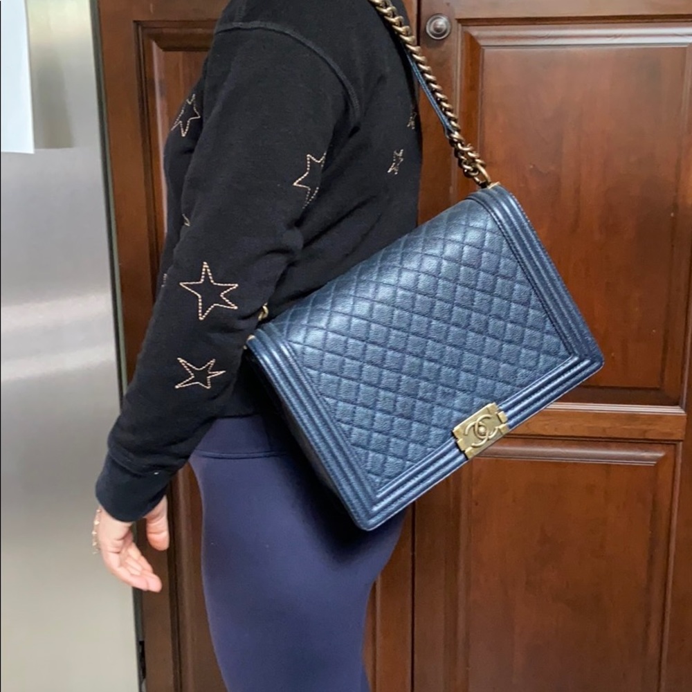 Chanel jumbo boy bag (navy) bronze hardware - Picture 9 of 9